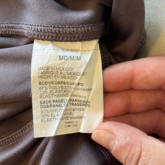 Under Armour Leggings Compression Heatgear Ladies Medium Activewear Yoga Purple - Picture 6 of 9